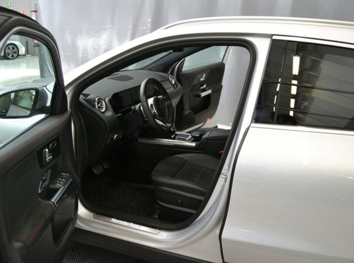 Mercedes-Benz GLA SUV 250 Automatic 4Matic Premium (2)