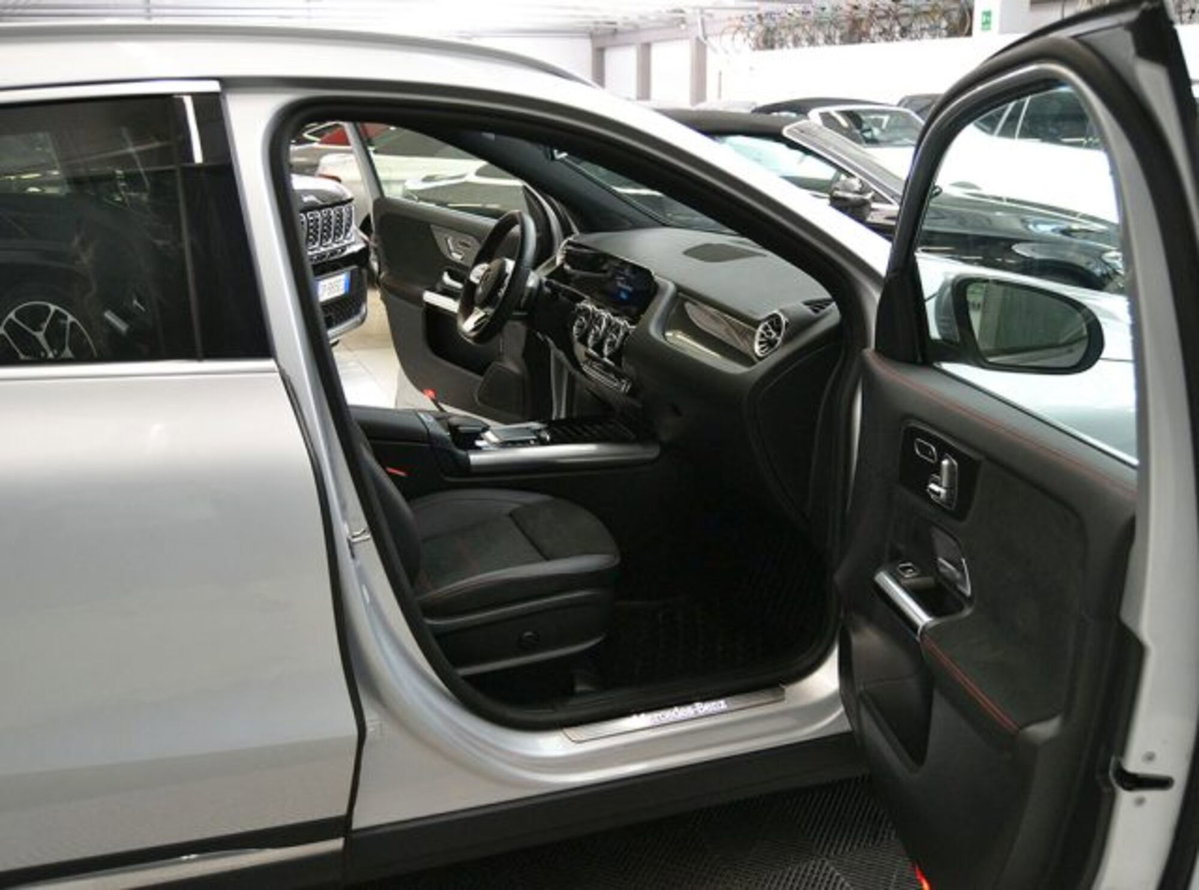 Mercedes-Benz GLA SUV 250 Automatic 4Matic Premium (4)