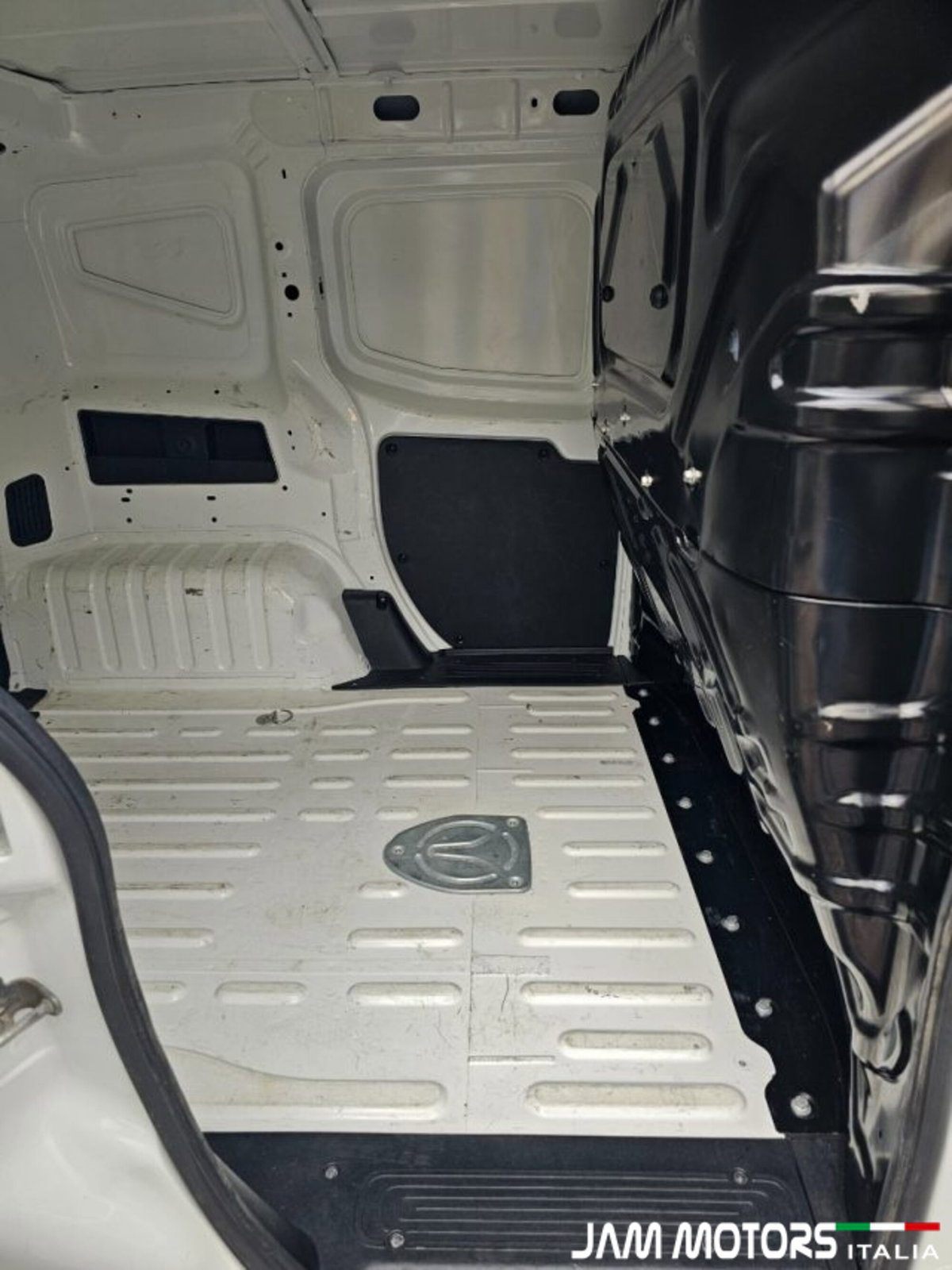 Fiat Fiorino combi N1 1.3 mjt 95cv Adventure (15)