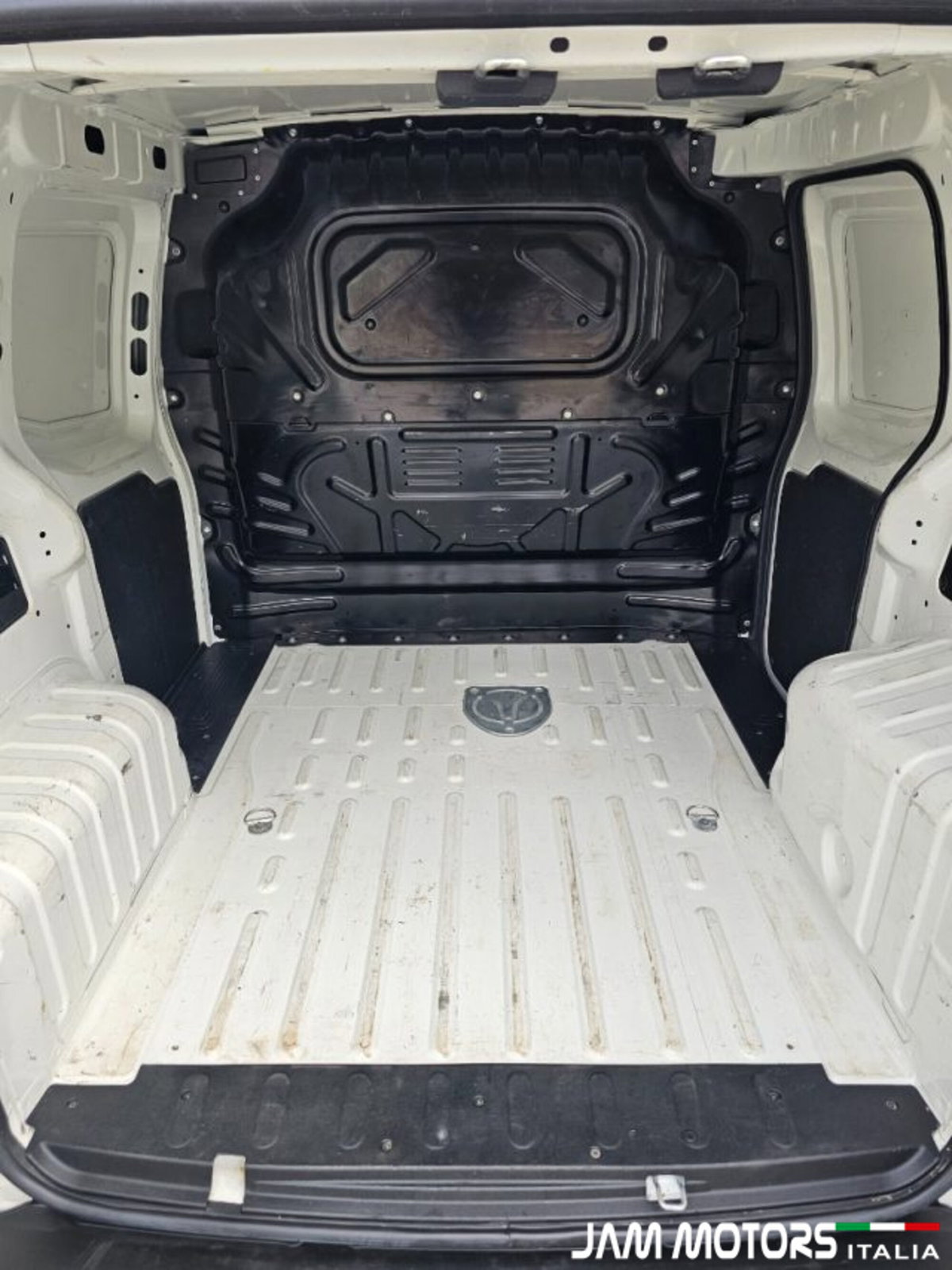 Fiat Fiorino combi N1 1.3 mjt 95cv Adventure (16)