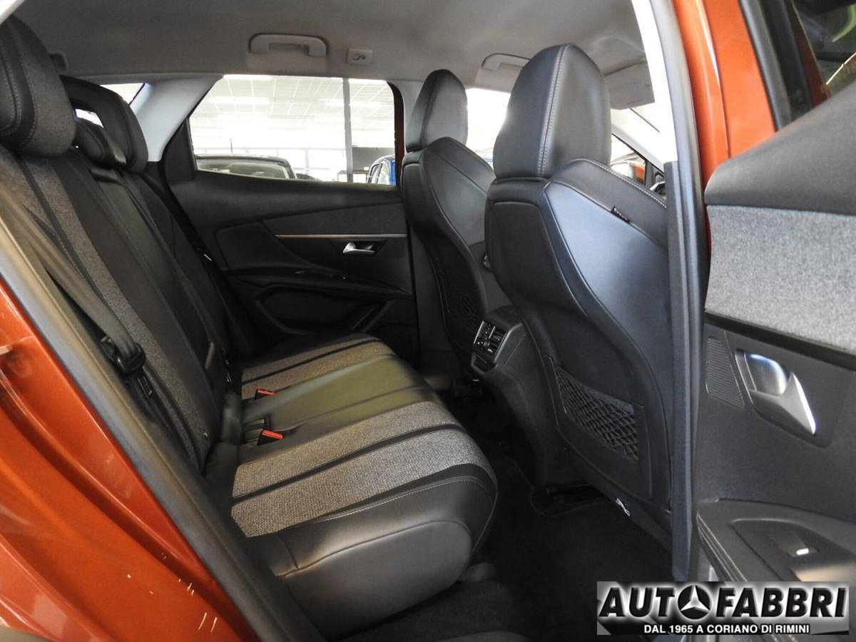 Peugeot 3008 BlueHDi 130 S&S Allure (11)