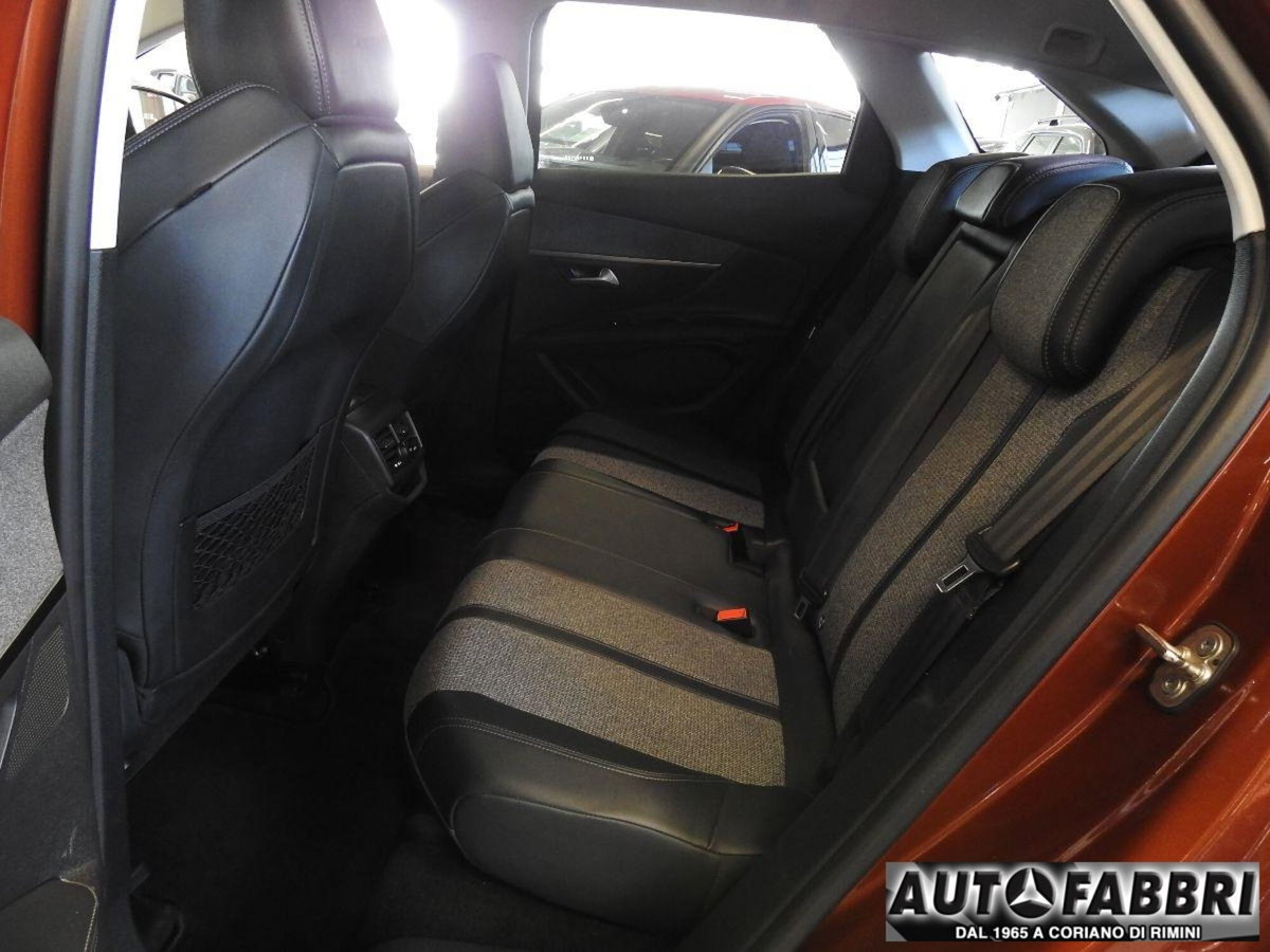 Peugeot 3008 BlueHDi 130 S&S Allure (16)