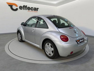 Volkswagen New Beetle 2.0 (4)