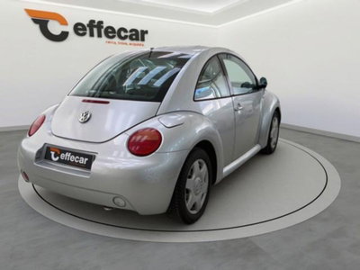 Volkswagen New Beetle 2.0 (6)