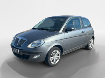Lancia Ypsilon 1.3 MJT 75 CV Platino (2)