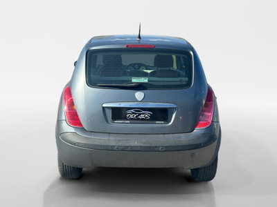 Lancia Ypsilon 1.3 MJT 75 CV Platino (5)