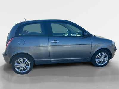 Lancia Ypsilon 1.3 MJT 75 CV Platino (7)