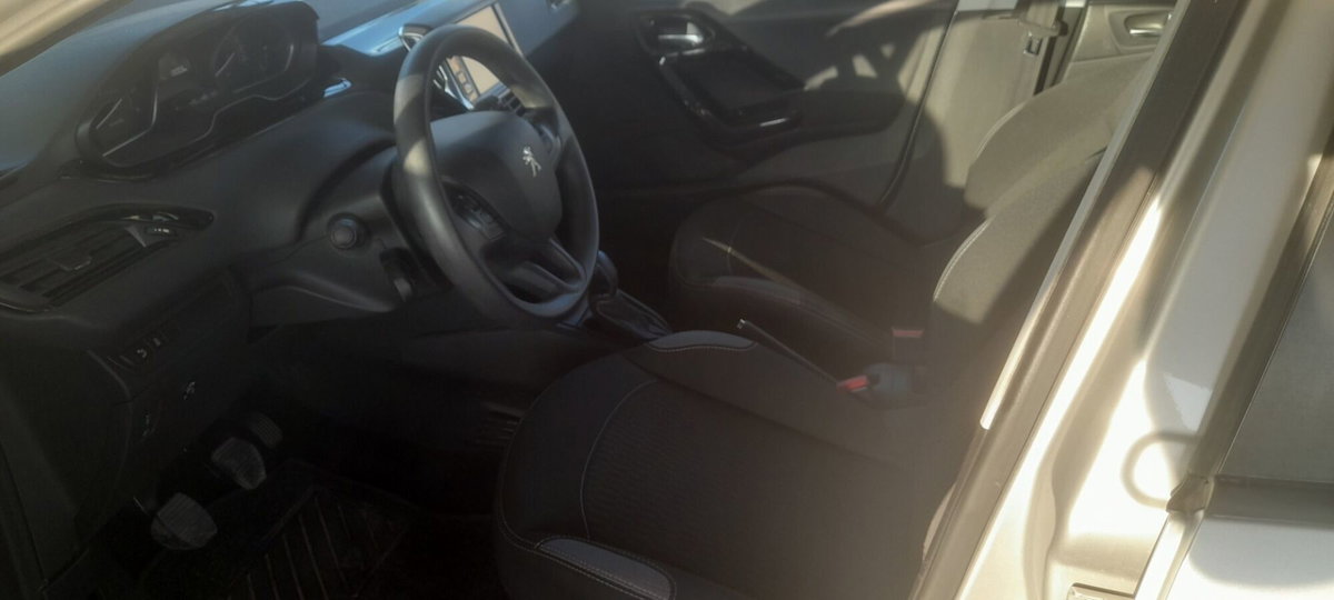 Peugeot 208 82 5p. GPL Active (11)