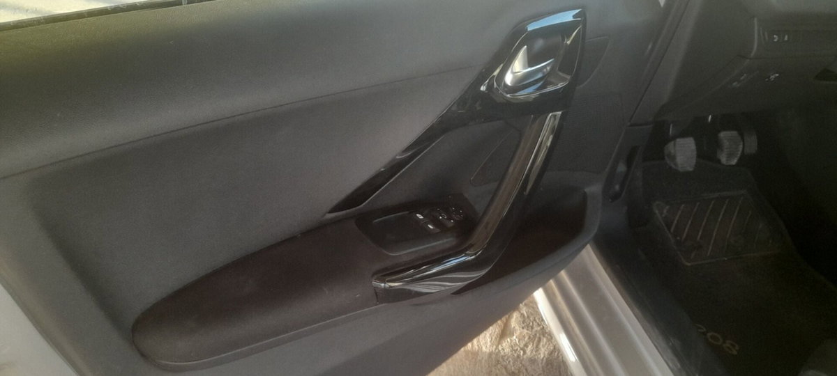 Peugeot 208 82 5p. GPL Active (6)