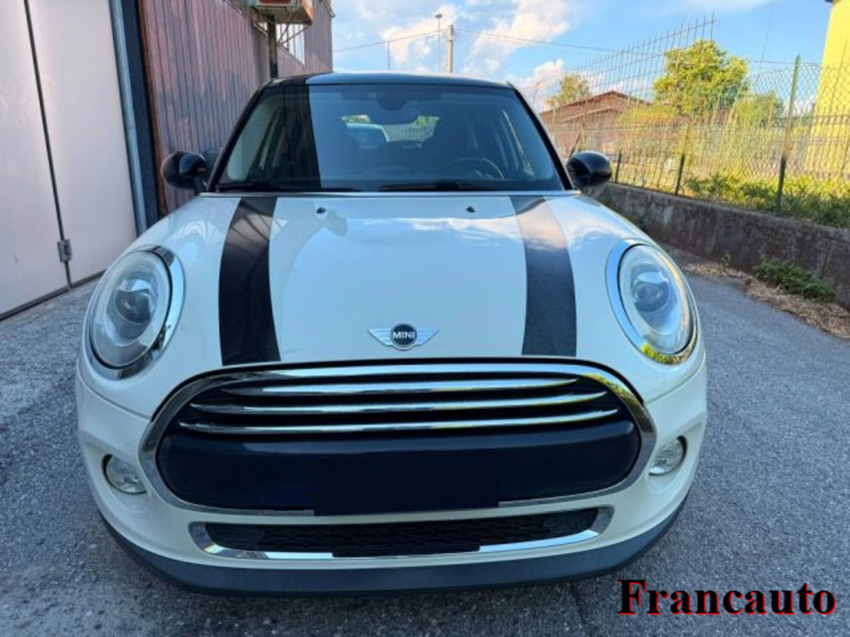 MINI Mini 1.5 Cooper D Business 5 porte (2)