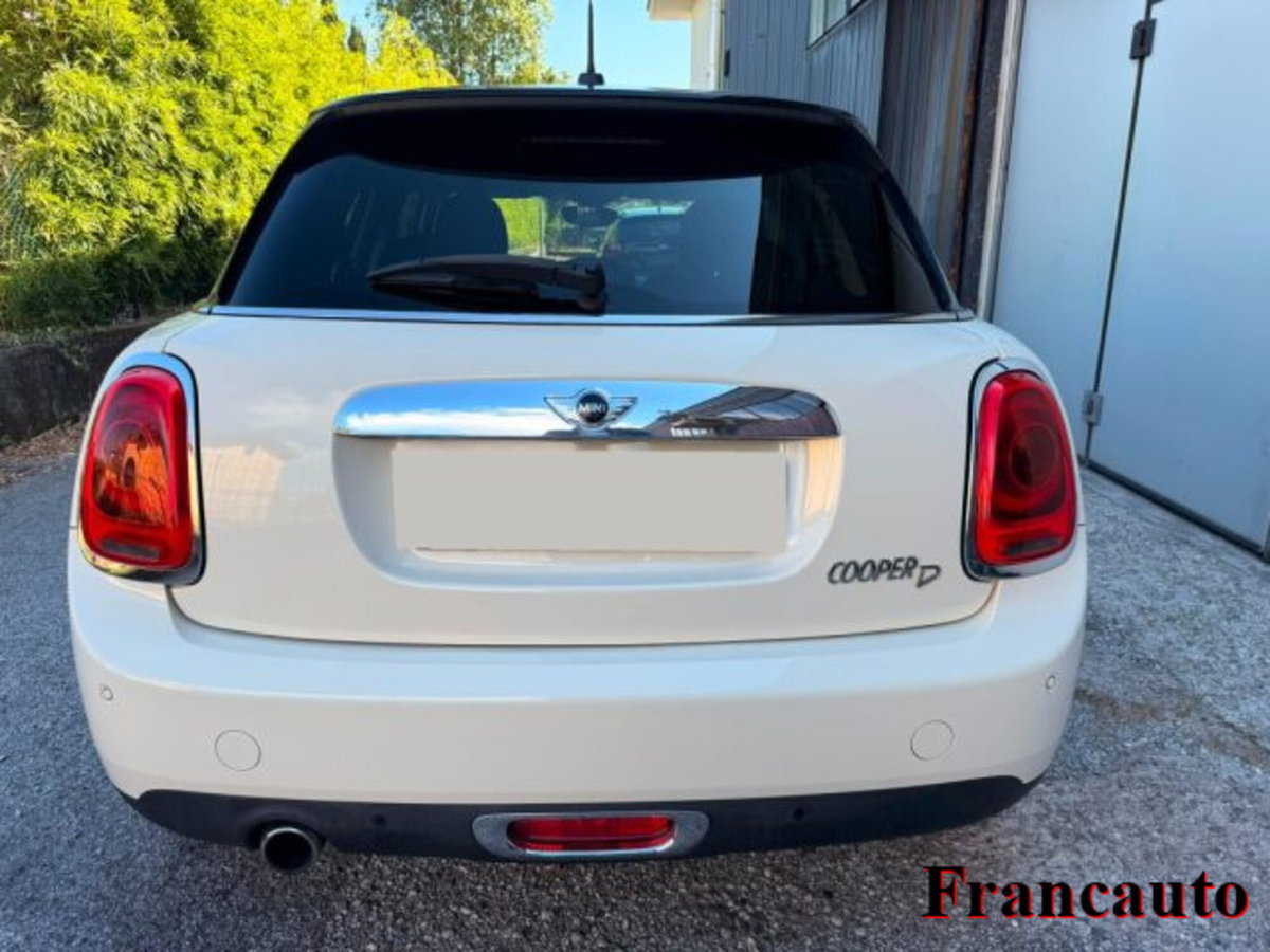 MINI Mini 1.5 Cooper D Business 5 porte (4)