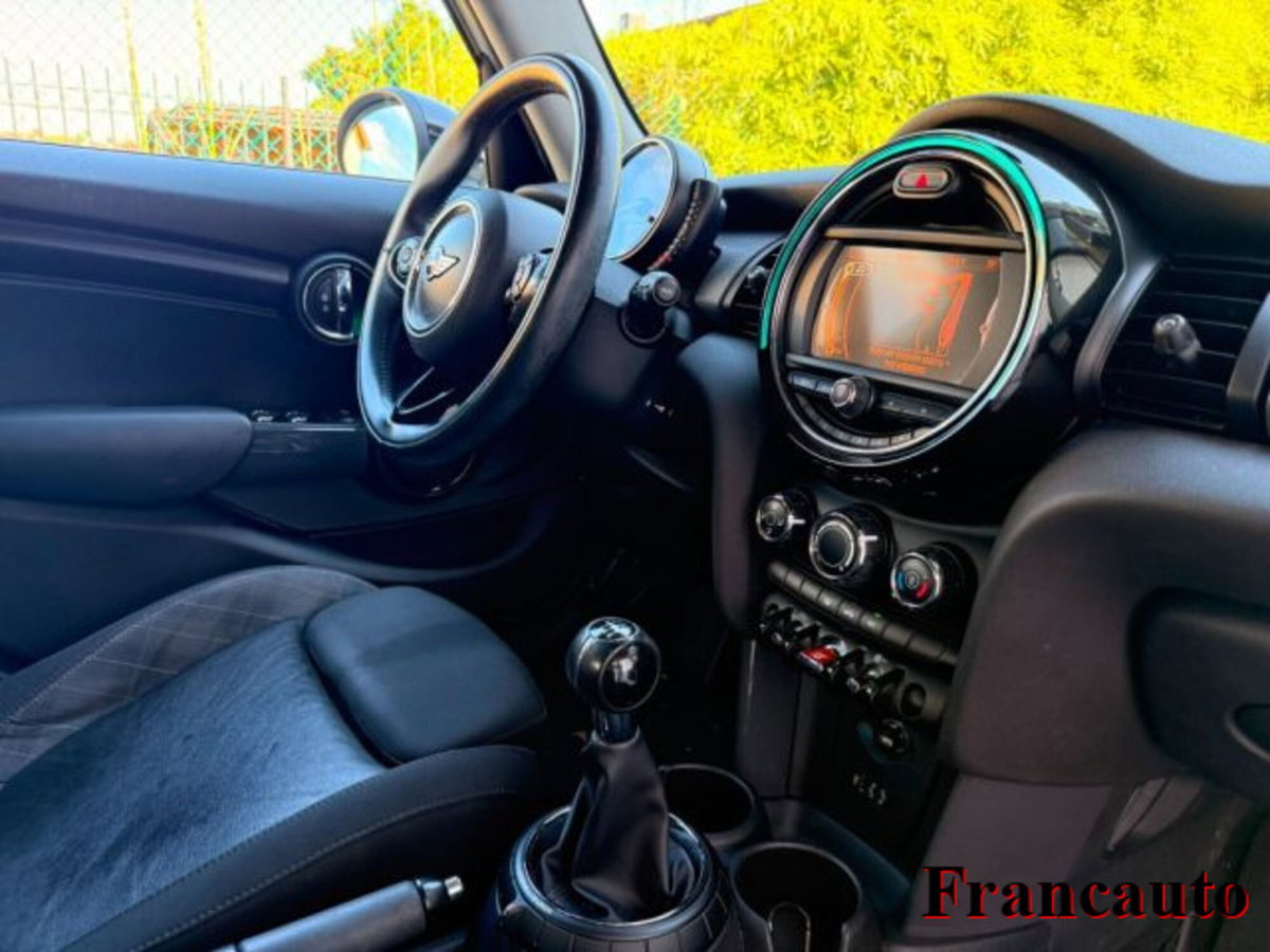 MINI Mini 1.5 Cooper D Business 5 porte (7)