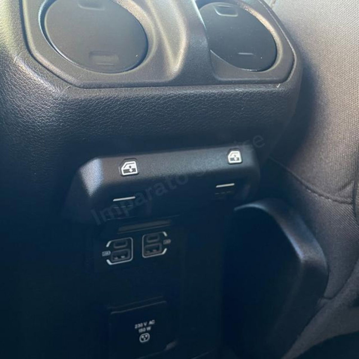 Jeep Wrangler Unlimited 2.0 Turbo Sahara (11)