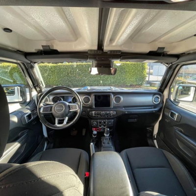 Jeep Wrangler Unlimited 2.0 Turbo Sahara (12)