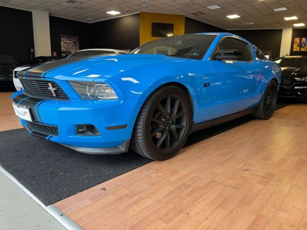 Ford Mustang Coupé Fastback 2.3 EcoBoost (2)