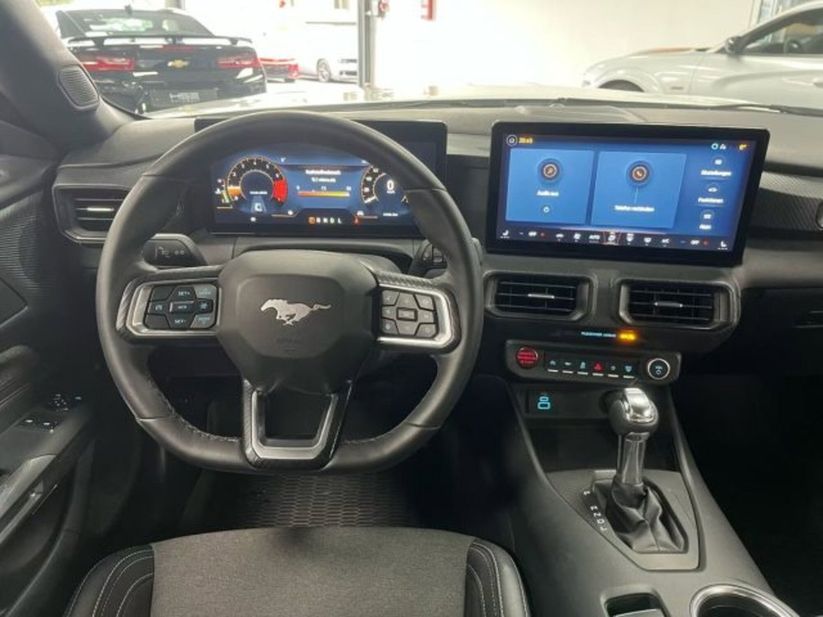 Ford Mustang Coupé Fastback 2.3 EcoBoost (11)