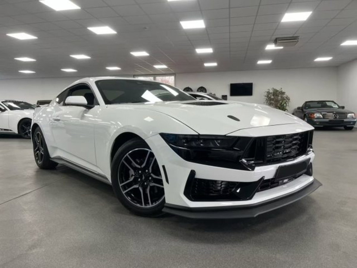 Ford Mustang Coupé Fastback 2.3 EcoBoost (6)