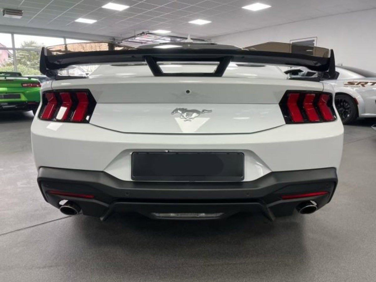 Ford Mustang Coupé Fastback 2.3 EcoBoost (8)