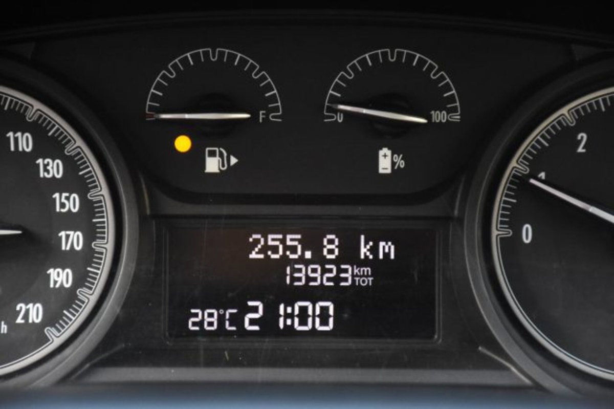 Lancia Ypsilon 1.0 FireFly 5 porte S&S Hybrid Ecochic Silver (10)