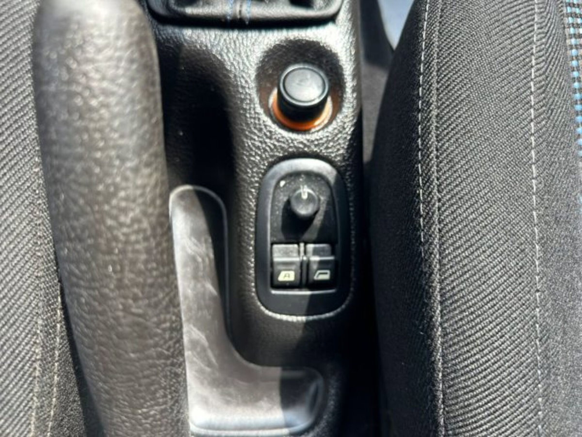 Peugeot 206 Cabrio 16V CC (10)