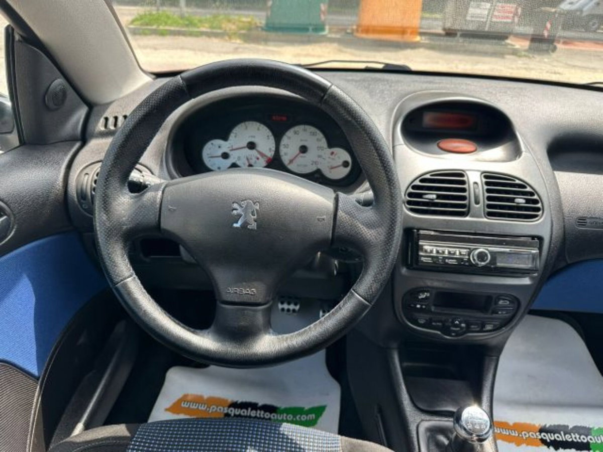 Peugeot 206 Cabrio 16V CC (4)