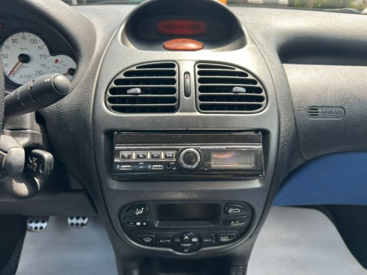 Peugeot 206 Cabrio 16V CC (9)