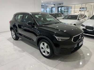 Volvo XC40 B3 automatico Core (2)