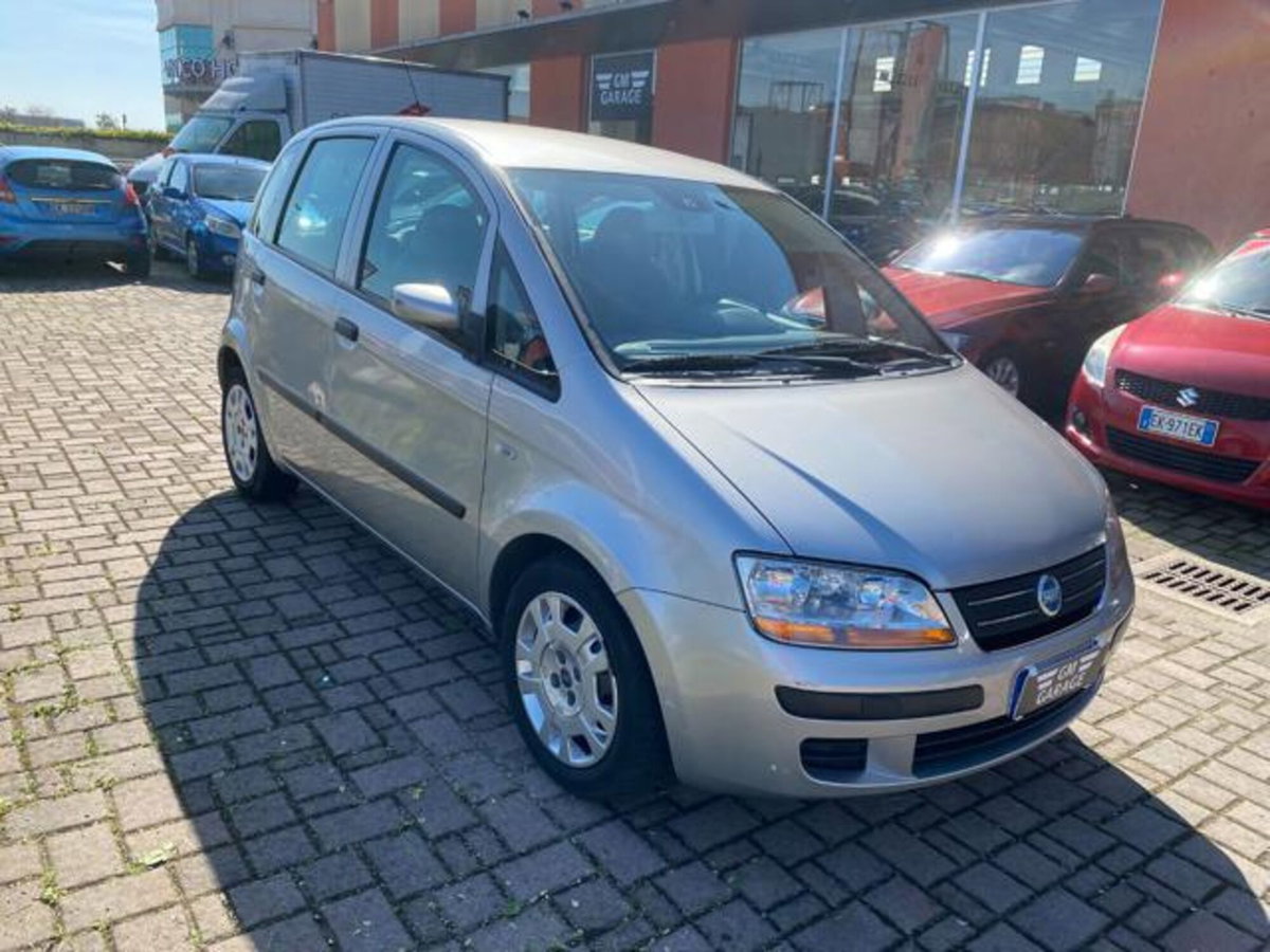Fiat Idea 1.3 Multijet 16V (2)