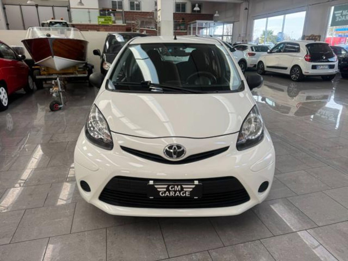Toyota Aygo 1.0 12V VVT-i 5 porte Active Connect (2)