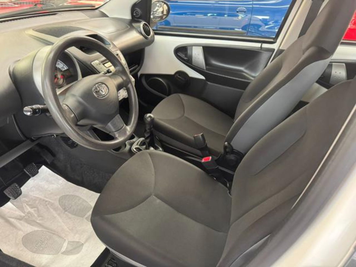 Toyota Aygo 1.0 12V VVT-i 5 porte Active Connect (11)