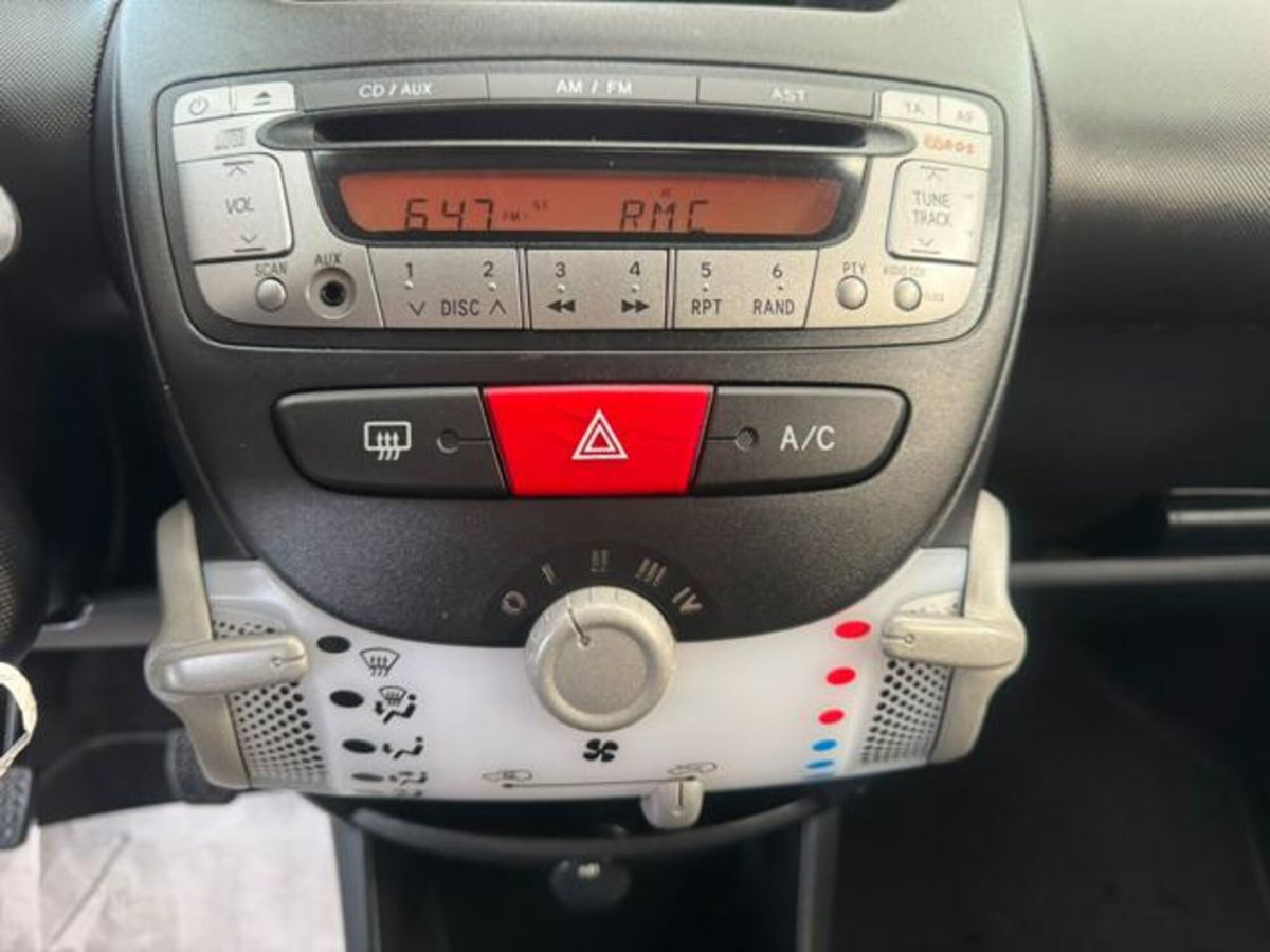 Toyota Aygo 1.0 12V VVT-i 5 porte Active Connect (14)