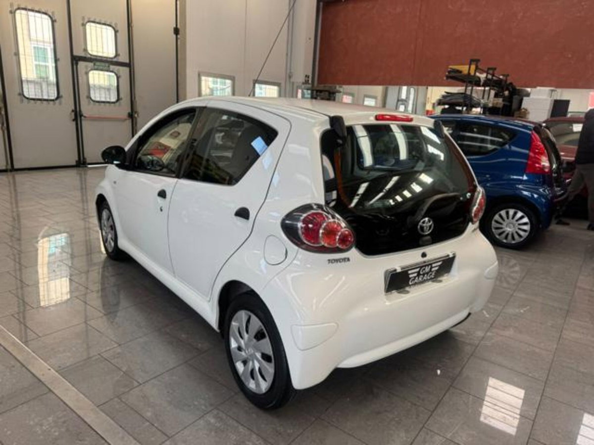 Toyota Aygo 1.0 12V VVT-i 5 porte Active Connect (18)