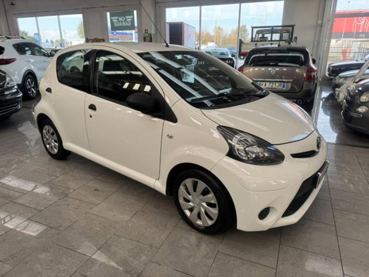 Toyota Aygo 1.0 12V VVT-i 5 porte Active Connect (3)