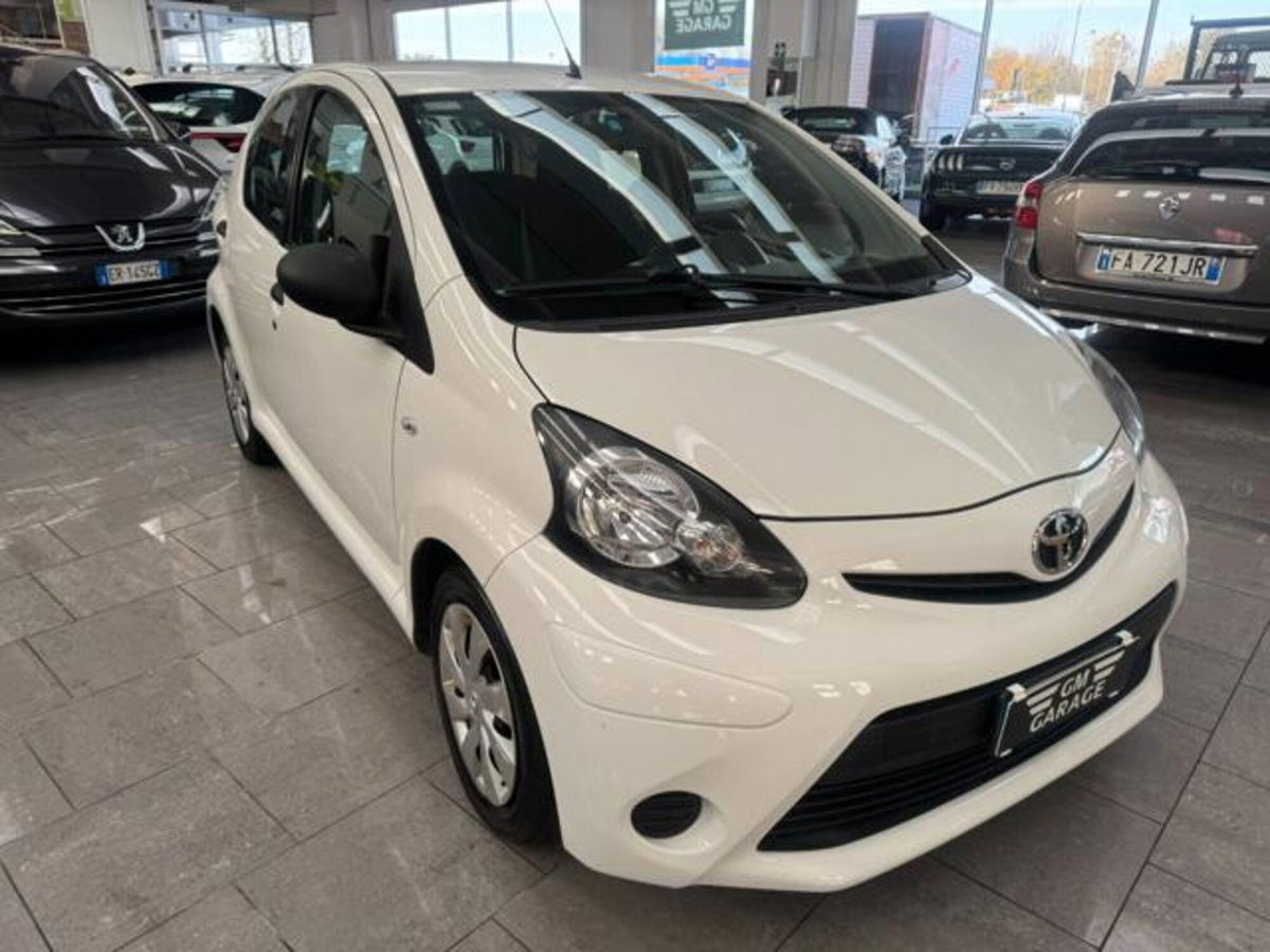 Toyota Aygo 1.0 12V VVT-i 5 porte Active Connect (8)