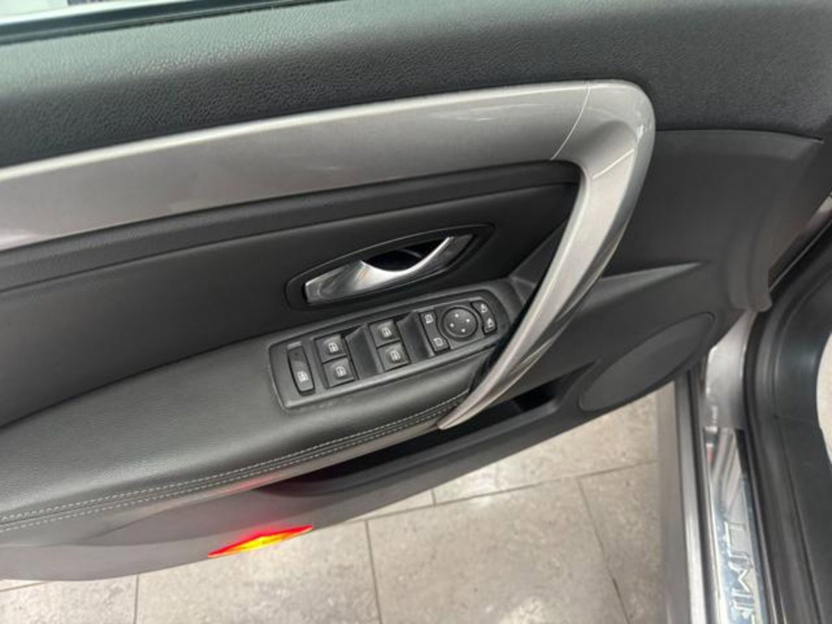 Renault Laguna SporTour 2.0 dCi 150CV S&S SporTour Limited ESM (11)