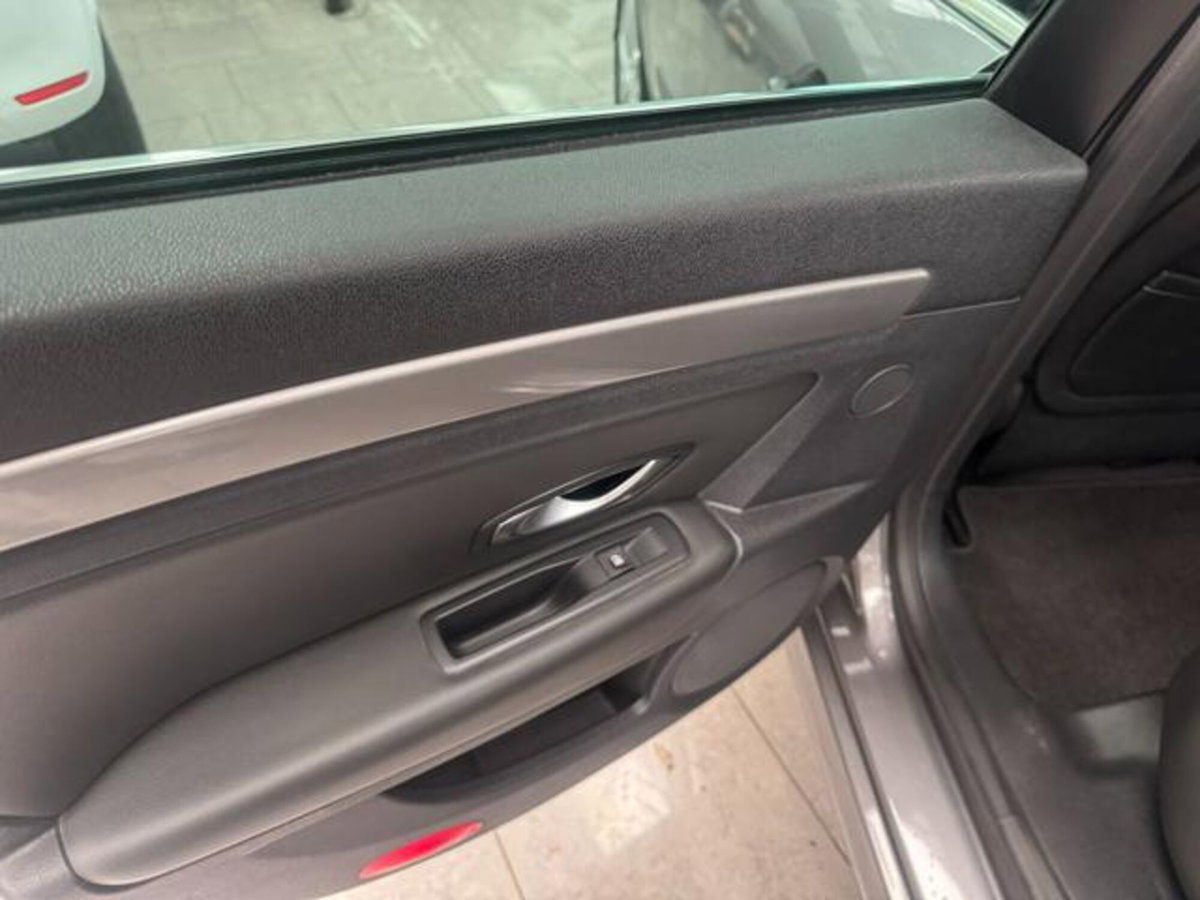 Renault Laguna SporTour 2.0 dCi 150CV S&S SporTour Limited ESM (17)