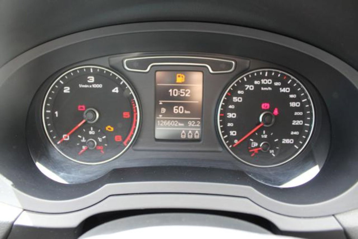 Audi Q3 2.0 TDI Business Plus (10)