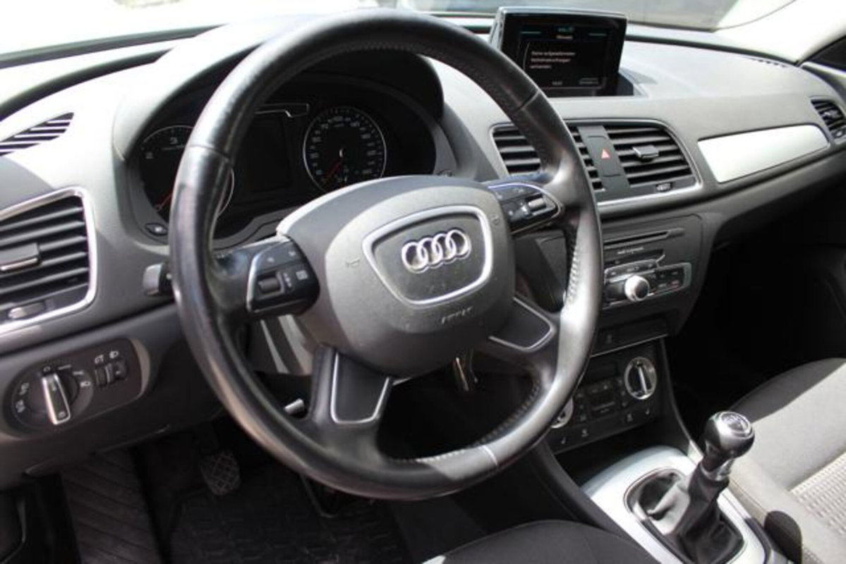 Audi Q3 2.0 TDI Business Plus (9)