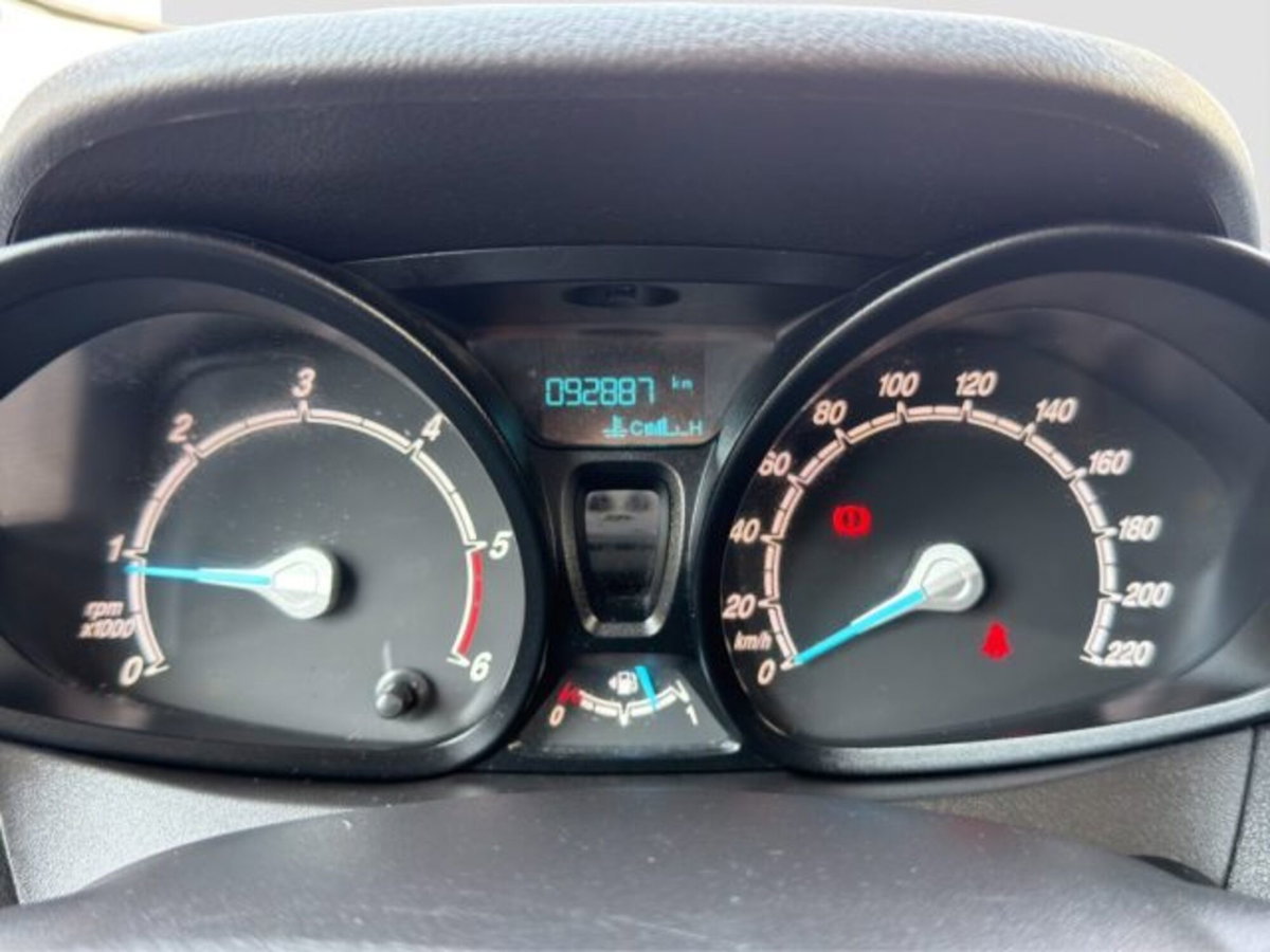 Ford Transit Courier 1.5 TDCi 100CV  Trend (13)