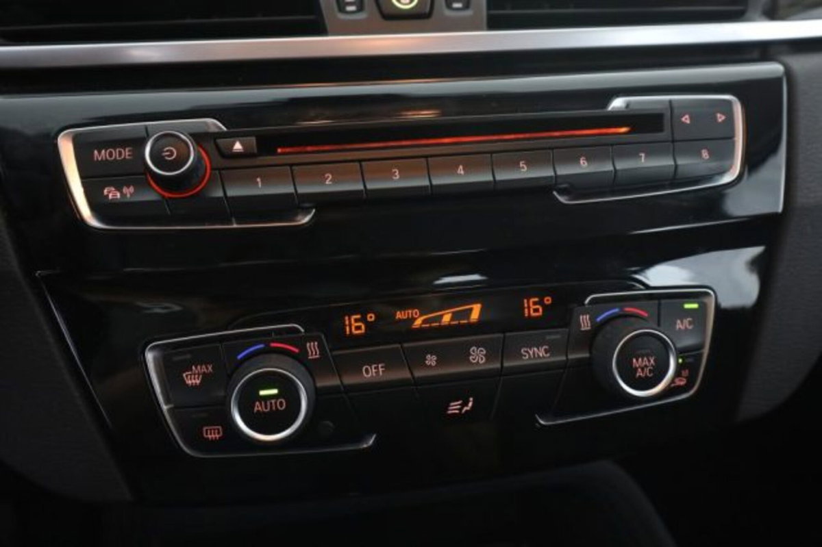 BMW X1 sDrive18d Advantage (10)