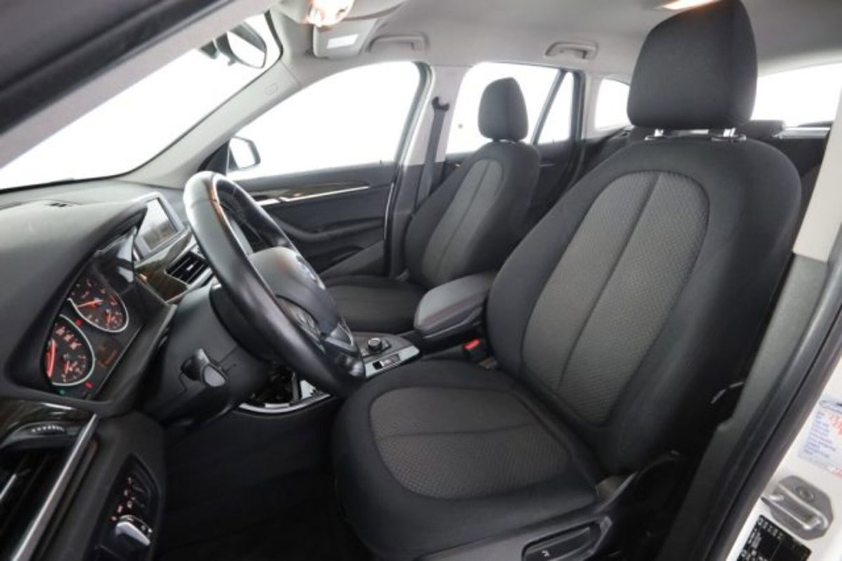BMW X1 sDrive18d Advantage (2)