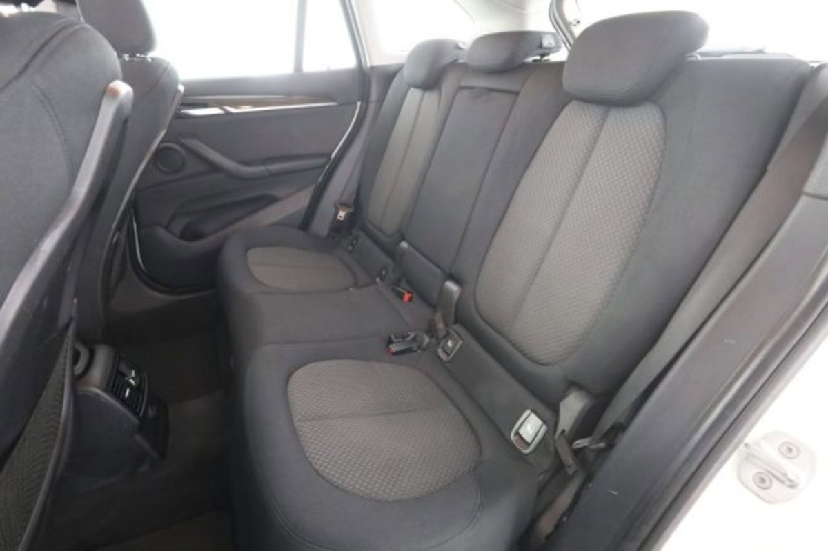 BMW X1 sDrive18d Advantage (3)