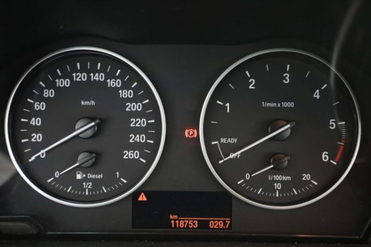 BMW X1 sDrive18d Advantage (7)