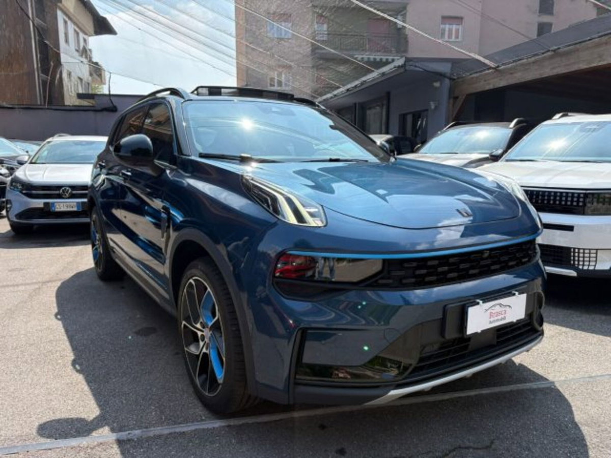 Lynk & Co 01 01 1.5 td phev