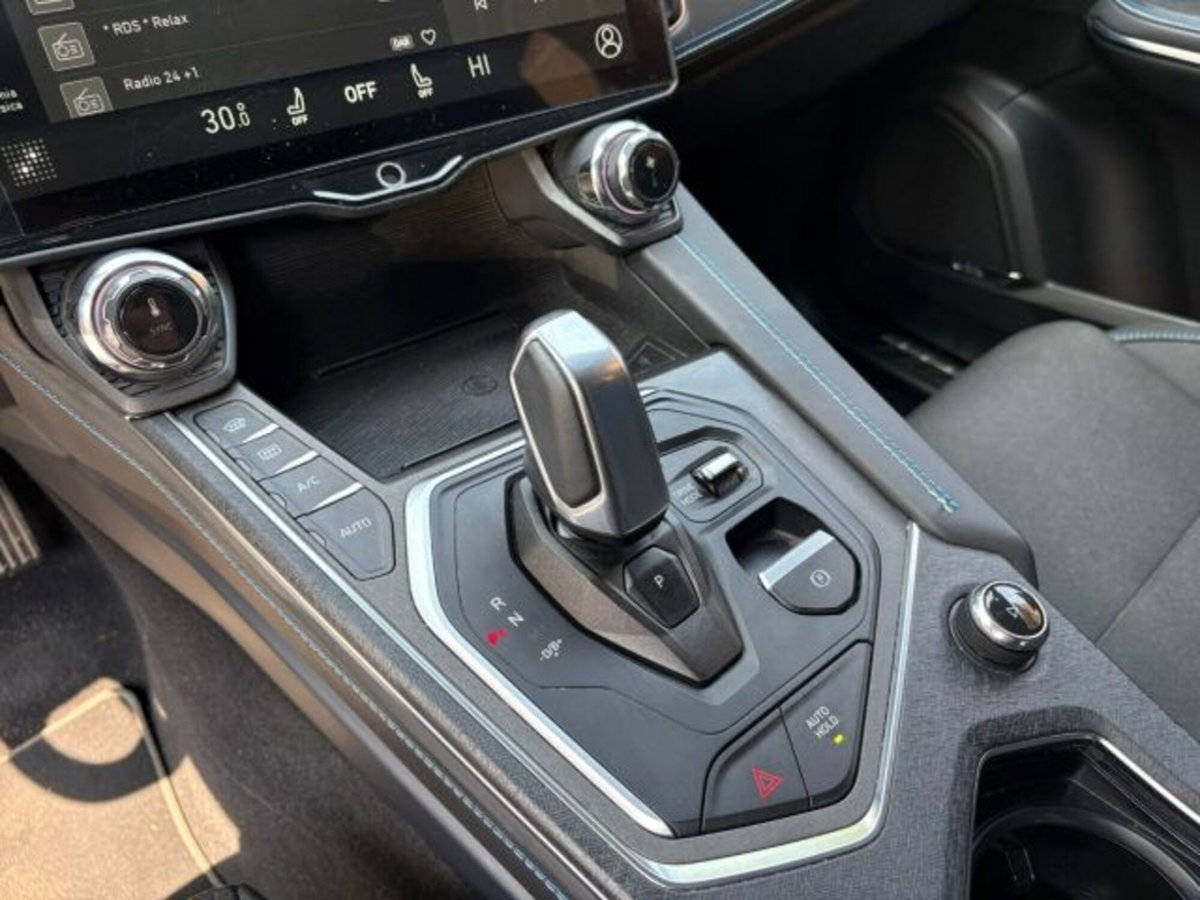 Lynk & Co 01 01 1.5 td phev (12)