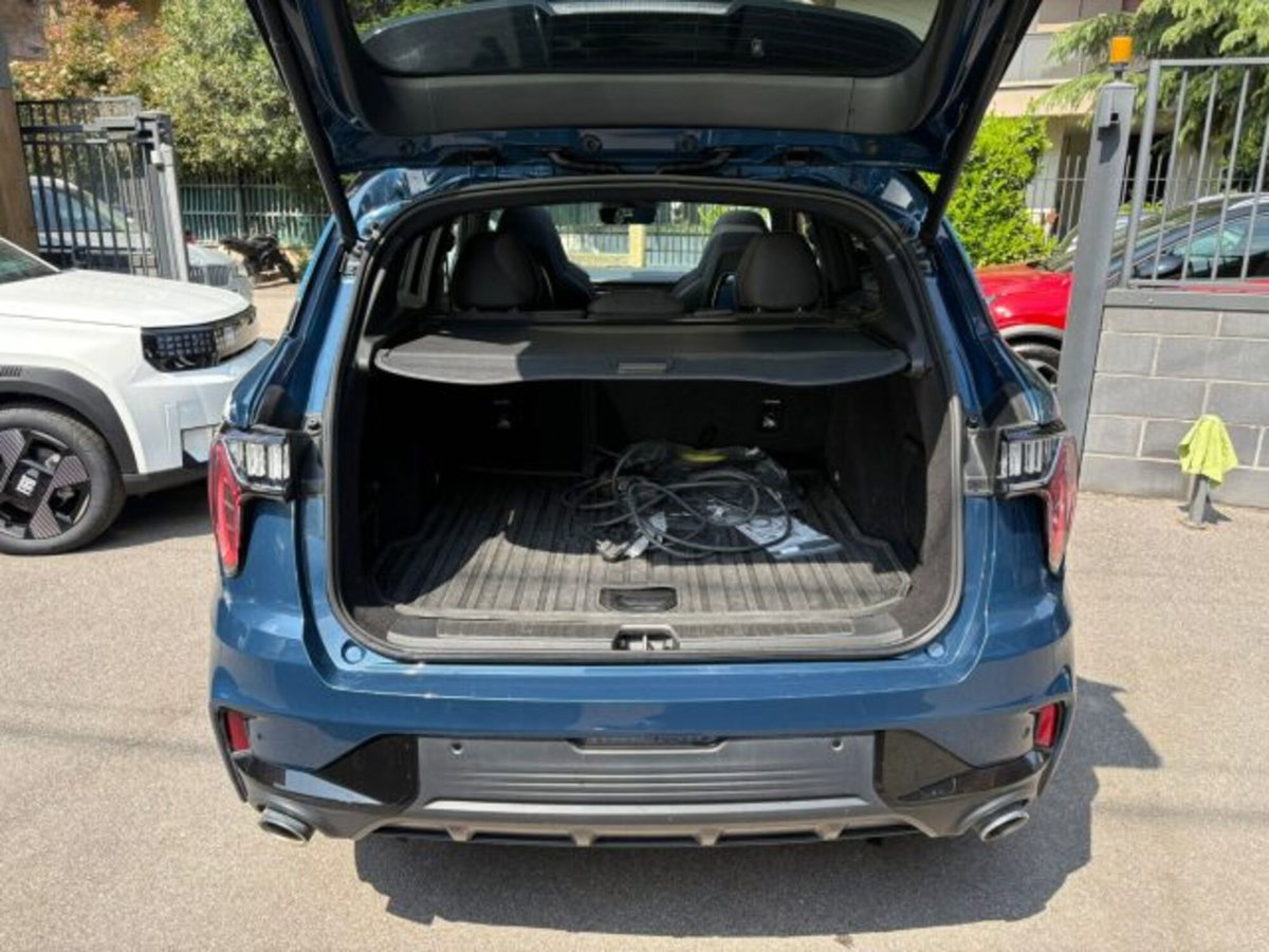 Lynk & Co 01 01 1.5 td phev (15)