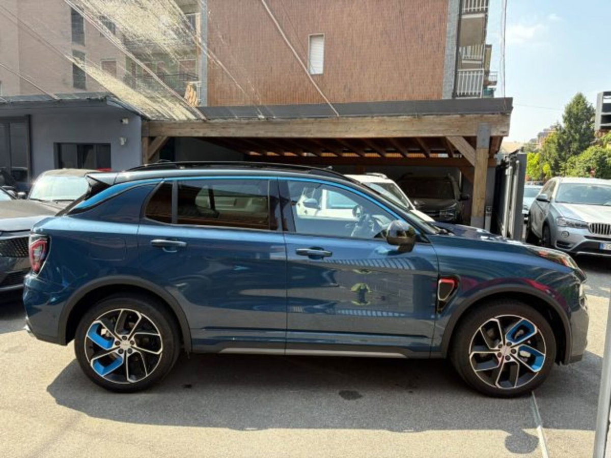 Lynk & Co 01 01 1.5 td phev (3)