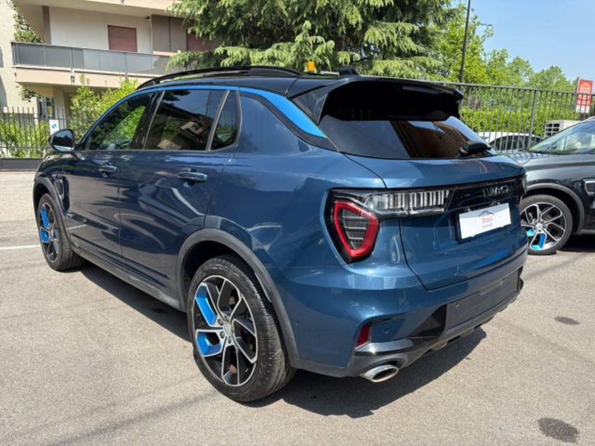 Lynk & Co 01 01 1.5 td phev (5)