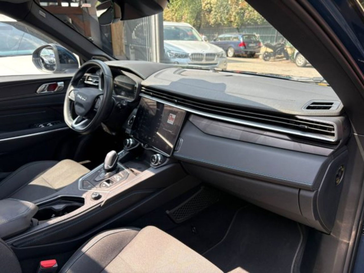Lynk & Co 01 01 1.5 td phev (8)