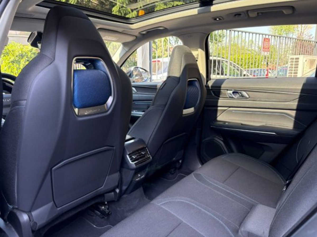 Lynk & Co 01 01 1.5 td phev (14)